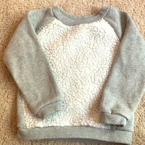 2T Carter’s sweatshirt. Fuzzy and gray!